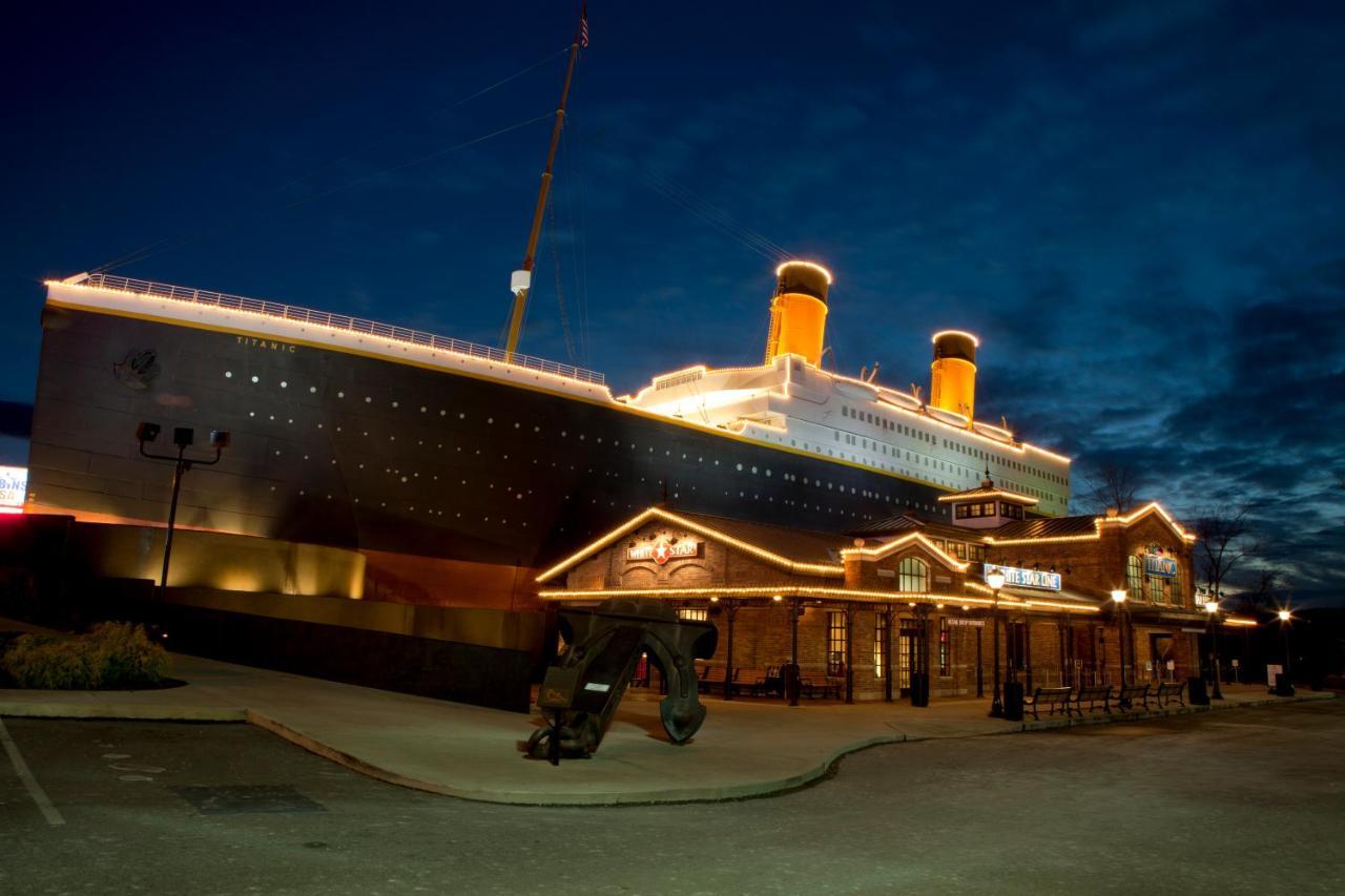 Amazing Grace-1089 Of Free Area Attraction Tickets For Each Paid Day!!! Villa Sevierville Exterior photo